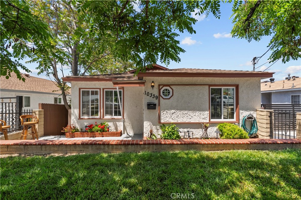 10339 Fernglen Avenue