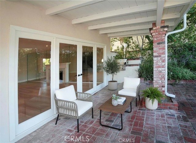 Detail Gallery Image 17 of 22 For 3551 Westfall Dr, Encino,  CA 91436 - 4 Beds | 2/2 Baths