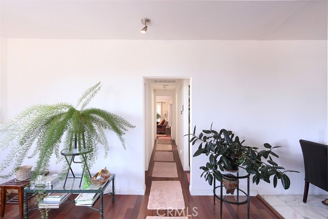 3953 Santa Carlotta, La Crescenta CA: https://media.crmls.org/medias/4133695e-ef68-4c1f-99bf-dfc96a041925.jpg