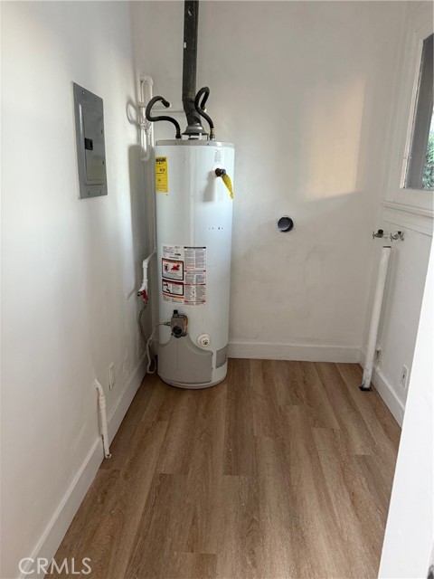 Detail Gallery Image 8 of 9 For 17724 Los Alimos, Granada Hills,  CA 91344 - 2 Beds | 1 Baths