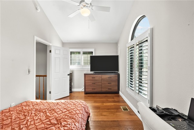 Detail Gallery Image 45 of 54 For 25009 Atwood Bld, Newhall,  CA 91321 - 3 Beds | 2/1 Baths