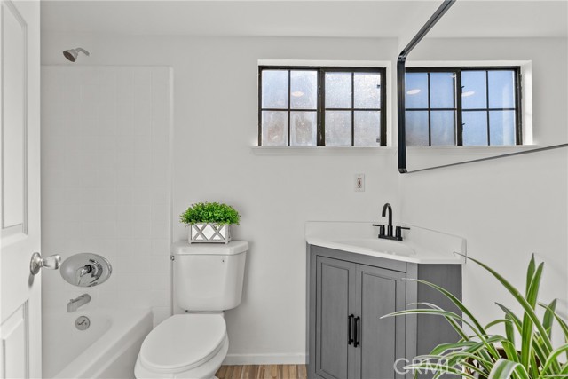 Detail Gallery Image 30 of 60 For 18826 Cabral, Canyon Country,  CA 91351 - 5 Beds | 3 Baths