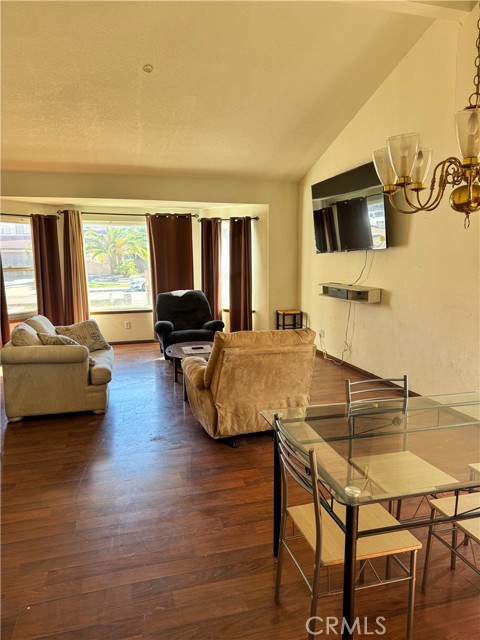 Detail Gallery Image 5 of 22 For 1251 Herzel Ave, Lancaster,  CA 93535 - 4 Beds | 2 Baths