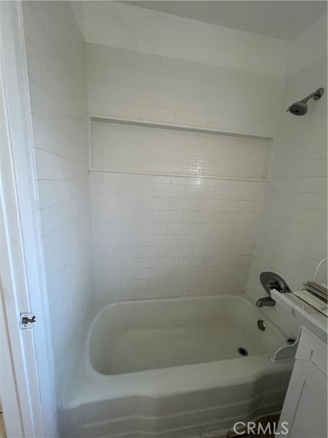 Detail Gallery Image 8 of 10 For 32942 Perret, Lake Elsinore,  CA 92530 - 2 Beds | 1 Baths