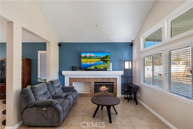 Detail Gallery Image 9 of 39 For 965 Cirrus Way, San Jacinto,  CA 92582 - 4 Beds | 2/1 Baths