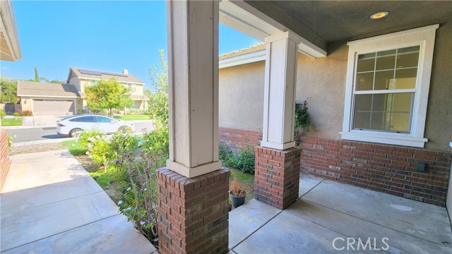 Detail Gallery Image 4 of 29 For 8387 Fall Creek Dr, Corona,  CA 92880 - 4 Beds | 2/1 Baths