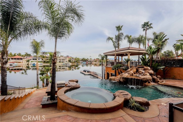23180 Gray Fox Drive, Canyon Lake CA: https://media.crmls.org/medias/4135cf7d-b99e-4368-8138-eeed713d8926.jpg