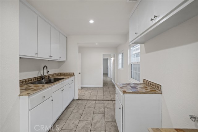 Detail Gallery Image 5 of 28 For 13032 S Main St, Los Angeles,  CA 90061 - 4 Beds | 2 Baths