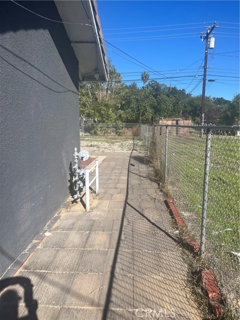 Detail Gallery Image 6 of 14 For 16510 16510 Lakeshore Dr, Lake Elsinore,  CA 92530 - 2 Beds | 1 Baths