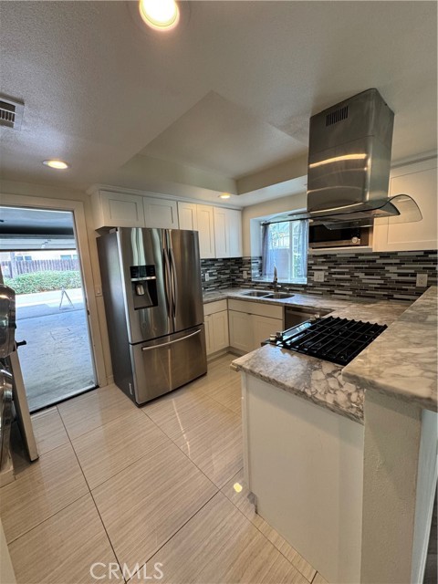 Detail Gallery Image 11 of 34 For 1938 W Culver Ave #5,  Orange,  CA 92868 - 3 Beds | 2/1 Baths