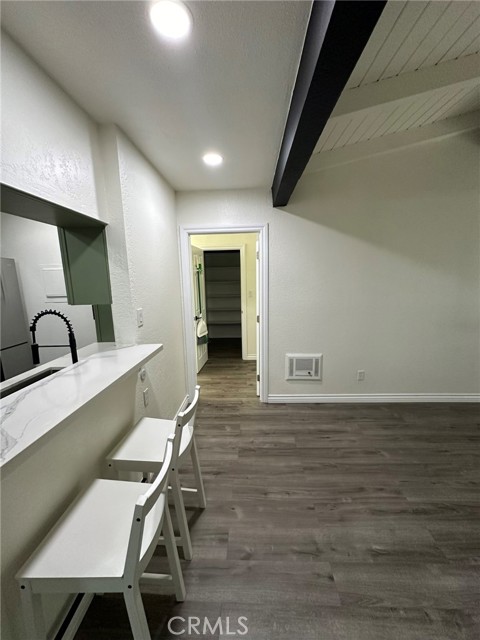 Detail Gallery Image 9 of 37 For 1345 Cabrillo Park Dr #S04,  Santa Ana,  CA 92701 - 1 Beds | 1 Baths