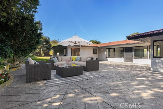 34 Deerhill Drive, Rolling Hills Estates, California 90274, 4 Bedrooms Bedrooms, ,3 BathroomsBathrooms,Residential,Sold,Deerhill,SB22242492