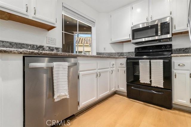 Detail Gallery Image 21 of 41 For 400 Lake St #208, Huntington Beach,  CA 92648 - 2 Beds | 2 Baths