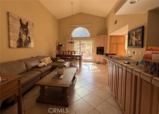 Detail Gallery Image 5 of 28 For 715 N Lariat, Long Beach,  CA 90815 - 3 Beds | 3 Baths