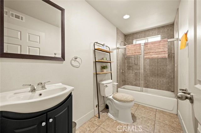 Detail Gallery Image 10 of 24 For 152 W 111th Pl, Los Angeles,  CA 90061 - – Beds | – Baths