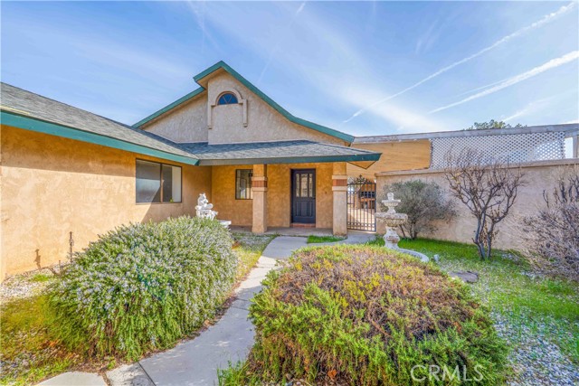 Detail Gallery Image 3 of 42 For 11815 Ivy, Hesperia,  CA 92345 - 3 Beds | 2 Baths