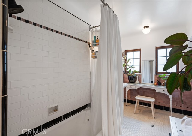 Detail Gallery Image 21 of 38 For 5022 E Broadway, Long Beach,  CA 90803 - 2 Beds | 2 Baths