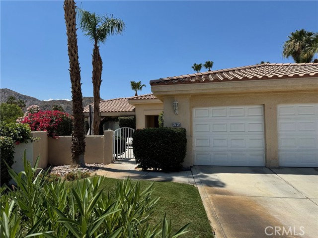 47845 Via Opera, La Quinta CA: https://media.crmls.org/medias/4139b1e7-af8f-4c97-a934-6750998b5659.jpg