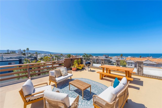 Detail Gallery Image 45 of 55 For 600 Monterey Bld #8,  Hermosa Beach,  CA 90254 - 2 Beds | 2 Baths