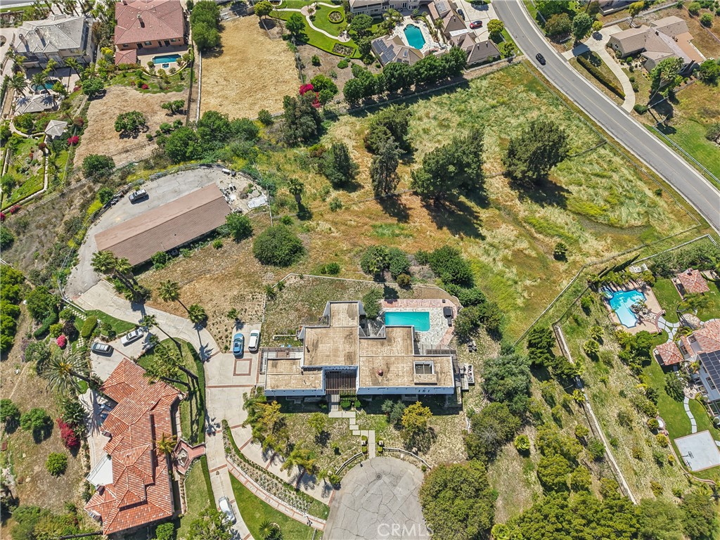 https://media.crmls.org/medias/413c317f-10e1-48d5-bce0-f9ec90a85b10.jpg?preset=X-Large