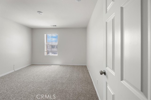 5585 Bella Way, Fontana CA: https://media.crmls.org/medias/413c80c2-a1aa-4b23-a49f-c8b15cea2330.jpg