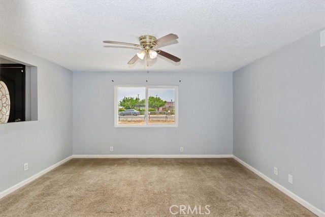 Detail Gallery Image 8 of 27 For 22315 Tehama Rd, Apple Valley,  CA 92308 - 3 Beds | 2 Baths