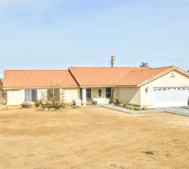 Detail Gallery Image 1 of 13 For 58300 Yucca Trl, Yucca Valley,  CA 92284 - 4 Beds | 2 Baths