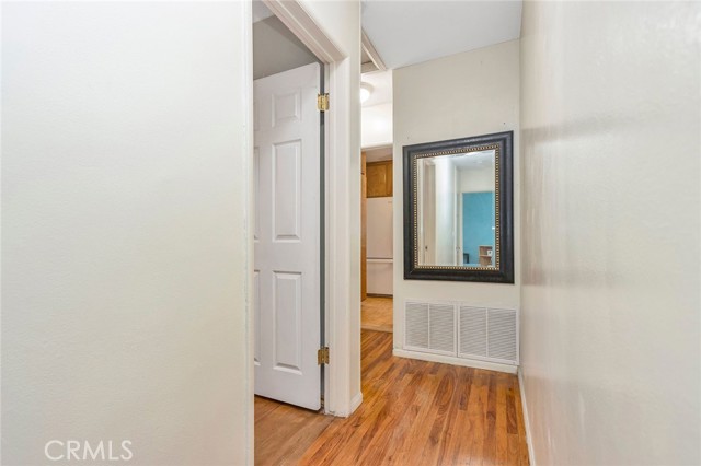 1371 S Bender Avenue, Glendora CA: https://media.crmls.org/medias/413dfeea-fa5d-4ca7-9b1e-dd0b1f1d9dbe.jpg