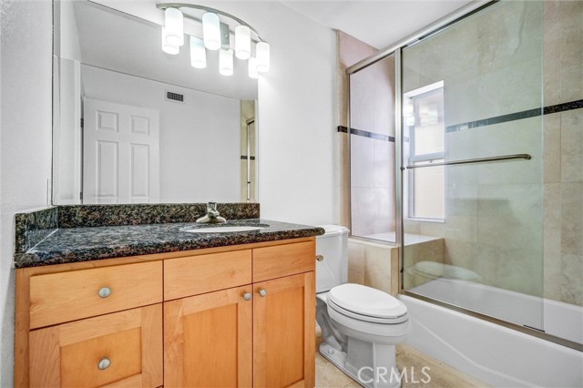 Detail Gallery Image 18 of 37 For 6 Canal Cir, Newport Beach,  CA 92663 - 4 Beds | 3 Baths