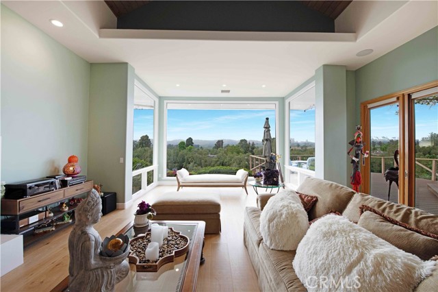 1525 Ramona Drive, Camarillo CA: https://media.crmls.org/medias/413e7e30-ec00-4bec-8a26-d61643013dd1.jpg