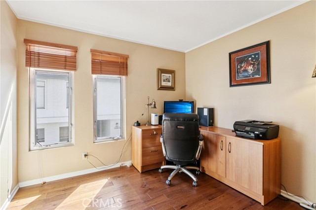 Detail Gallery Image 37 of 37 For 12390 Chandler Bld #J,  Valley Village,  CA 91607 - 3 Beds | 2/1 Baths