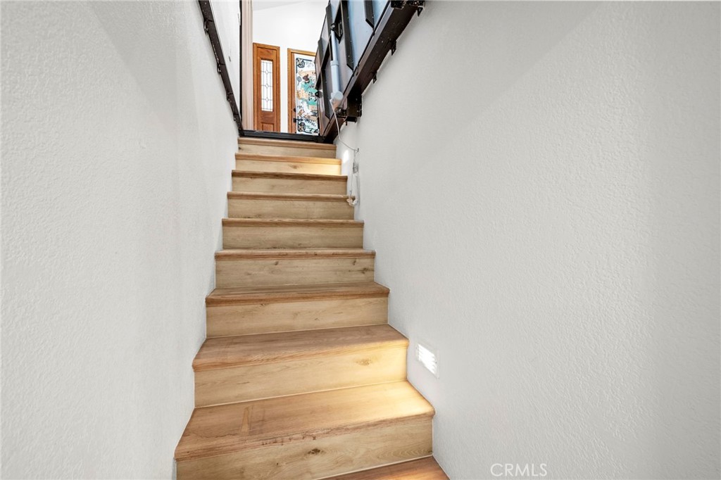 https://media.crmls.org/medias/413f256d-425d-48d1-a66a-20db46824eef.jpg?preset=X-Large
