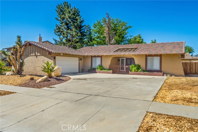 Detail Gallery Image 1 of 37 For 39713 Makin Ave, Palmdale,  CA 93551 - 3 Beds | 2 Baths