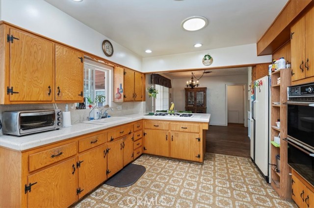 Detail Gallery Image 19 of 26 For 17043 Randall Ave, Fontana,  CA 92335 - 3 Beds | 2 Baths