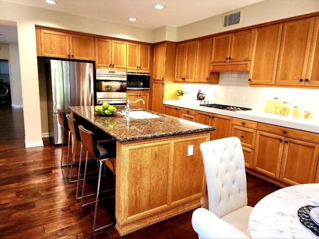 4140974b E48d 4094 924d C3fba3d72934