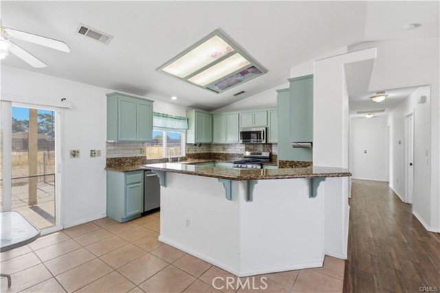 15507 Don Roberto Rd, Victorville, CA 92394 photo 4