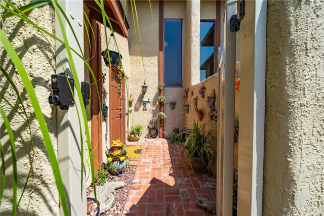 1921 Pine Drive, La Habra CA: https://media.crmls.org/medias/4141b827-77b2-4257-971a-503e20bed02d.jpg