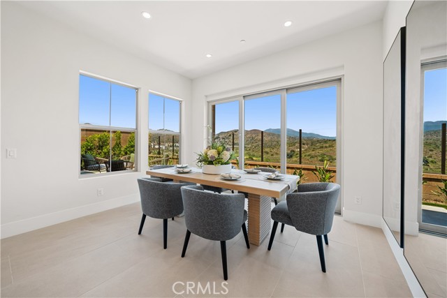 Detail Gallery Image 11 of 44 For 122 Mossvine, Irvine,  CA 92618 - 4 Beds | 3 Baths