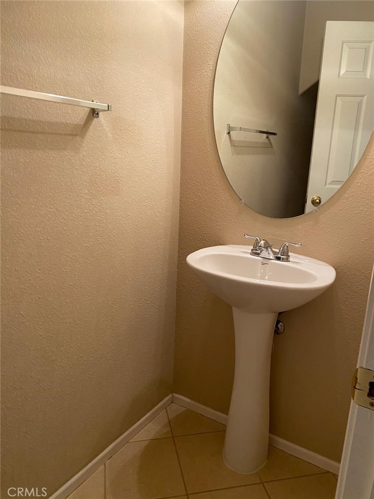 https://media.crmls.org/medias/41420095-d3b9-4d9a-8bd0-81a699d5b4cc.jpg?preset=X-Large