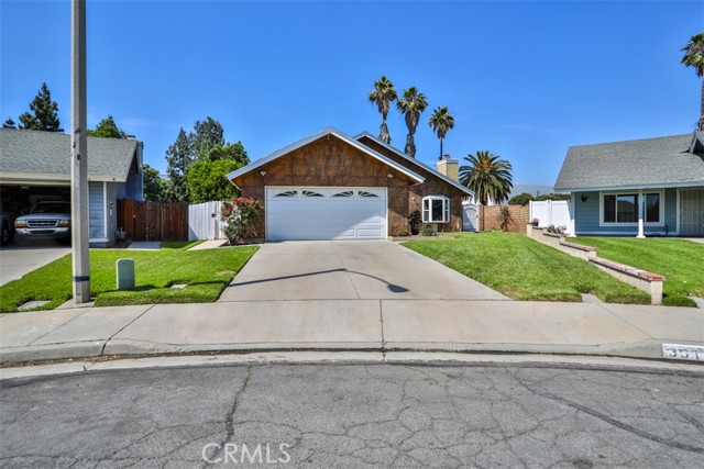 3012 Homer Circle, Jurupa Valley CA: https://media.crmls.org/medias/414210c0-a2c5-43e0-a875-c4e600ccac75.jpg