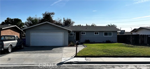 Detail Gallery Image 2 of 23 For 19639 Park Ln, Lemoore,  CA 93245 - 3 Beds | 2 Baths