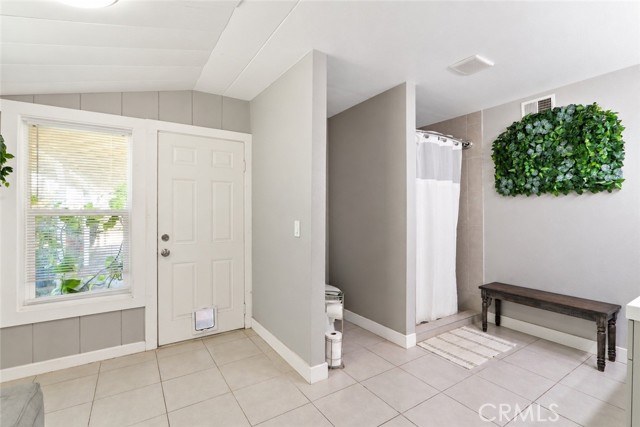 1220 E Caldwell St photo 7