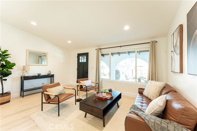 Detail Gallery Image 5 of 21 For 1948 Floradale Ave, South El Monte,  CA 91733 - 4 Beds | 3 Baths