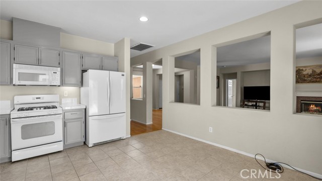 Detail Gallery Image 17 of 35 For 37329 Robin Ln, Palmdale,  CA 93550 - 4 Beds | 2 Baths