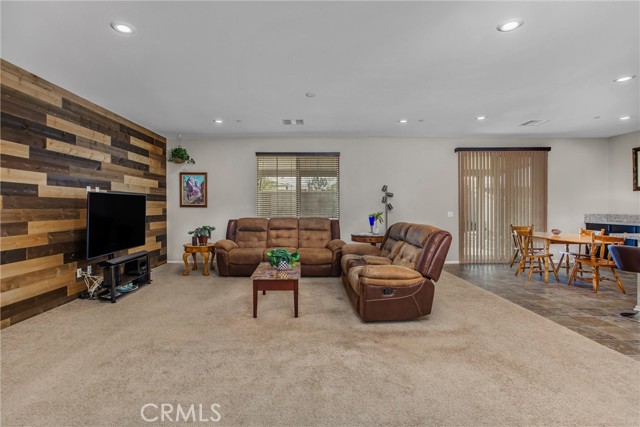 Detail Gallery Image 5 of 35 For 1156 Poinsettia Cir, Calimesa,  CA 92320 - 4 Beds | 2 Baths