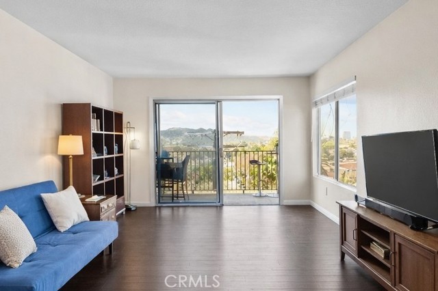 Detail Gallery Image 3 of 34 For 1517 E Garfield #53,  Glendale,  CA 91205 - 2 Beds | 2 Baths