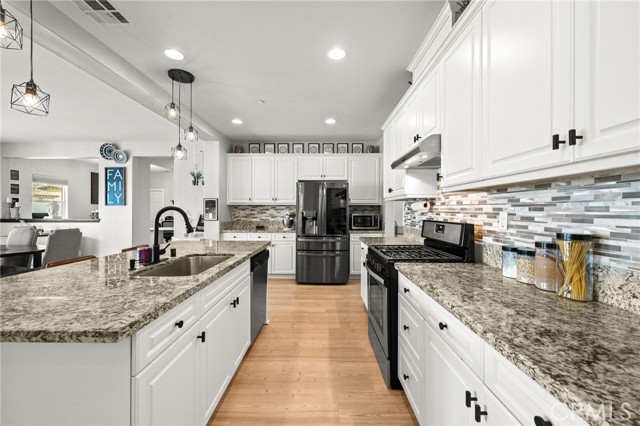 Detail Gallery Image 13 of 72 For 30305 Slate St, Murrieta,  CA 92563 - 5 Beds | 3 Baths
