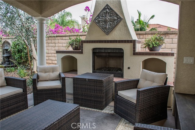 1671 Fairway Drive, Corona CA: https://media.crmls.org/medias/4146b934-2edf-4ca3-9981-de58040214a9.jpg