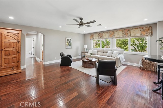 Detail Gallery Image 45 of 75 For 25132 Barnhill Rd, Saugus,  CA 91350 - 6 Beds | 6 Baths