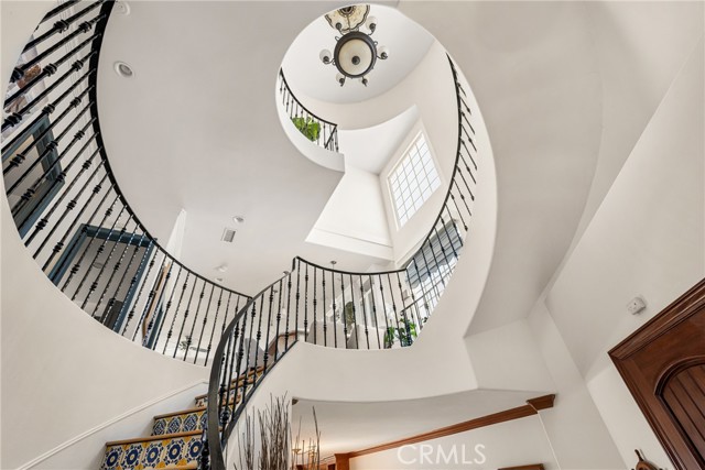 6915 E Seaside, Long Beach CA: https://media.crmls.org/medias/41473659-ff3d-42a1-b560-f7ecc8c4d8cd.jpg